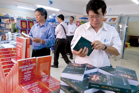 Ra mắt Trung tâm Sách đại học