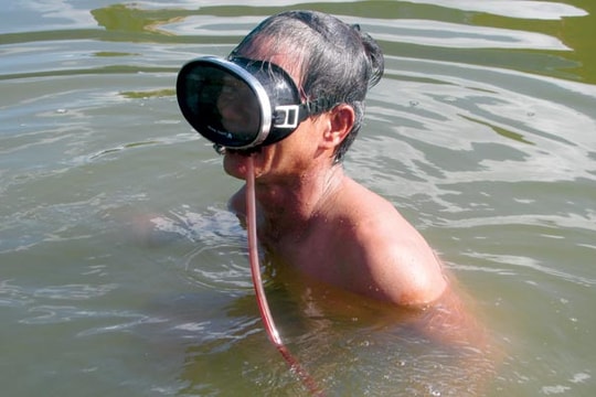 Mưu sinh dưới đáy biển