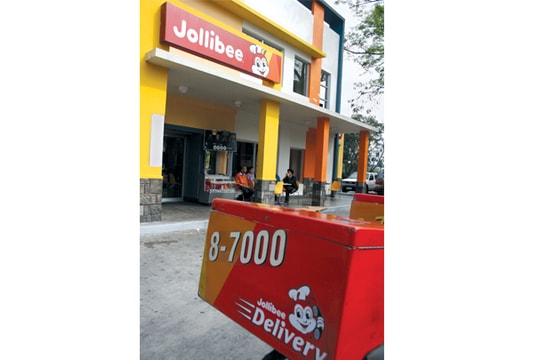 Ong Jollibee muốn bay sang Mỹ