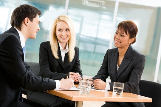 Đối thoại - bí quyết đánh giá năng lực nhân viên