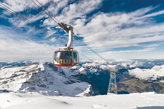 Lên đỉnh núi tuyết Titlis