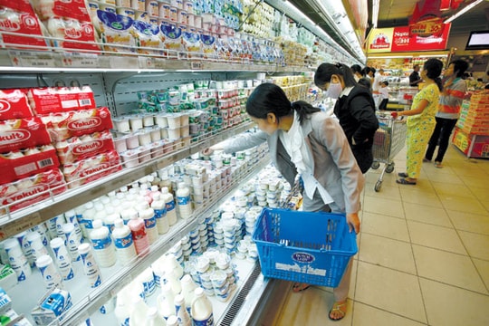 Khi nhà bán lẻ kiêm vai trò nhà phân phối...