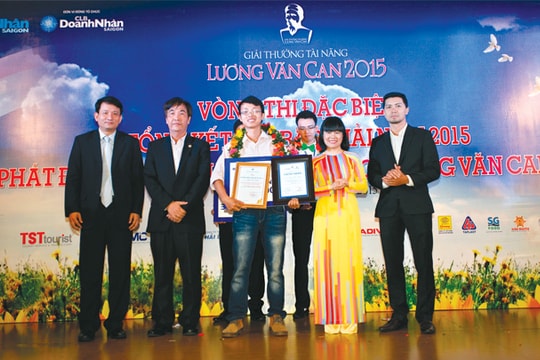 Khởi nghiệp bằng tình yêu giấy dó