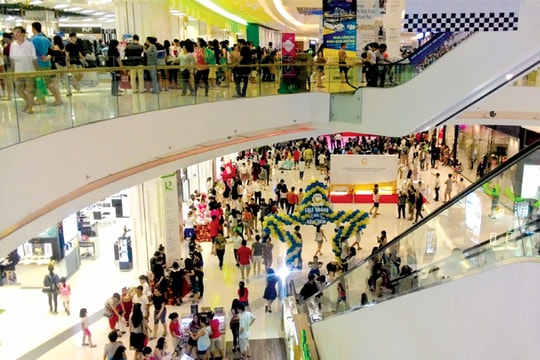 Thị trường hàng hiệu phổ thông: Vào đường đua