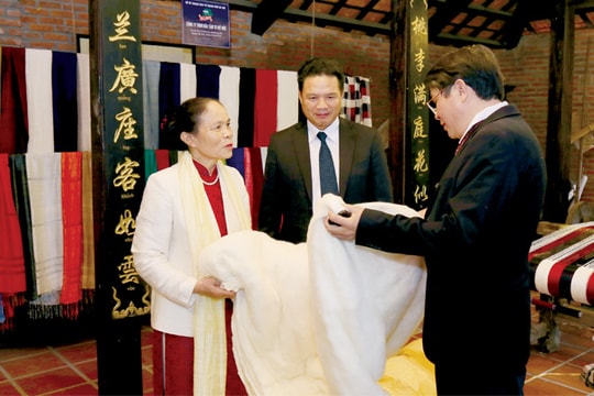 Nỗi lo mai một nghề tơ lụa truyền thống