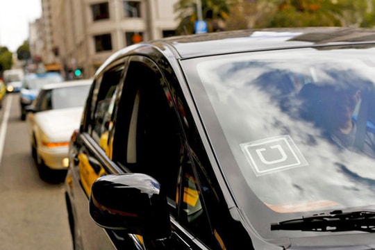 Đầu tư vào Uber, Toyota nhảy vào thị trường chia sẻ xe