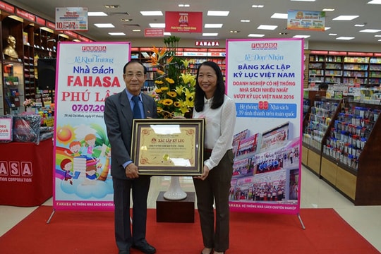 Khai trương nhà sách Fahasa Phú Lâm