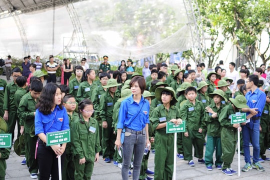 Hơn 300 "chiến sỹ nhí" hoàn thành khóa Học kỳ Quân đội
