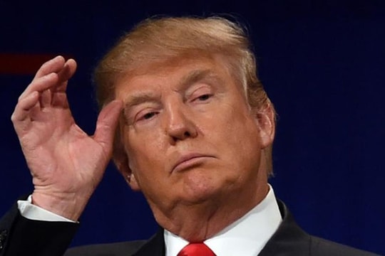 Vì sao tỷ phú Warren Buffett thách Donald Trump công khai thuế?