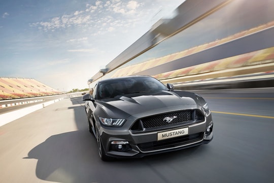 Ford thu hồi gần 830.000 xe do lỗi chốt cửa