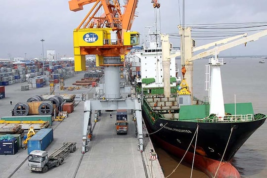 Ra, vào bến thủy nội địa bằng... tin nhắn điện thoại