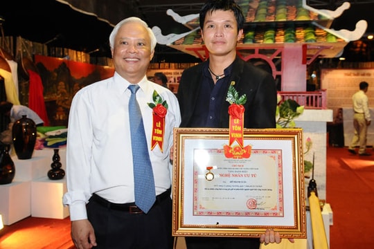 Chủ tịch nước trao tặng danh hiệu nghệ nhân ưu tú trong lĩnh vực kim hoàn