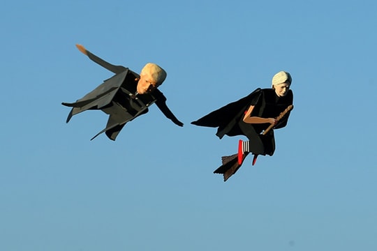 Lại thêm công ty "ăn theo" cuộc đua tranh cử tổng thống Mỹ