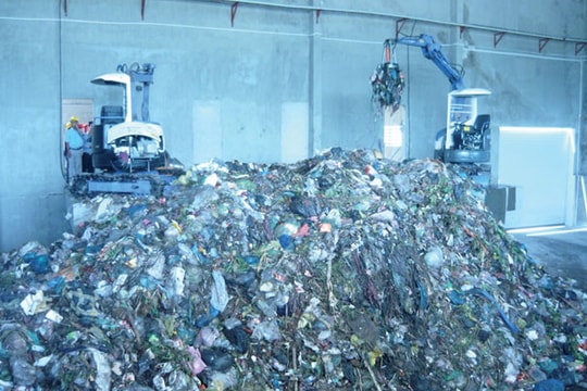 Tận dụng rác thải làm nguyên liệu sản xuất