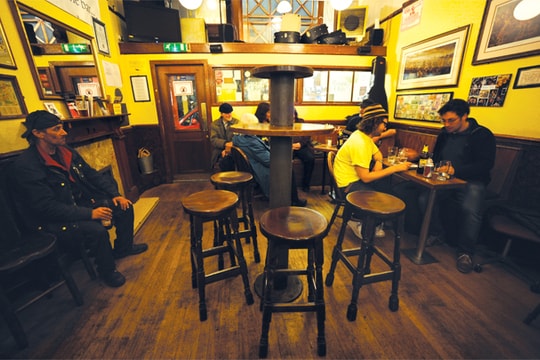 Du hành thưởng thức bia và cổ nhạc Scotland