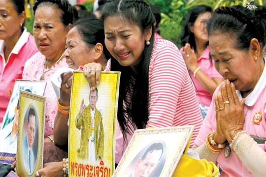 Vua Bhumibol Adulyade - biểu tượng bền vững của Thái Lan
