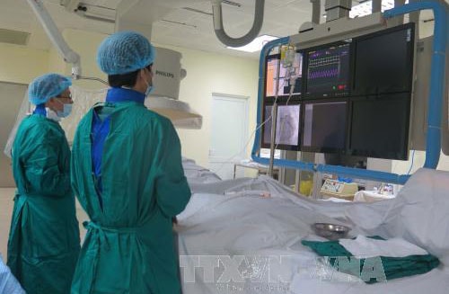 Ứng dụng công nghệ mới stent phủ thuốc