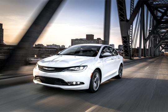 Mua xe màu trắng: Cân nhắc lợi và hại