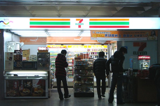 Ngành bán lẻ Việt Nam có "trải thảm" đón 7-Eleven?