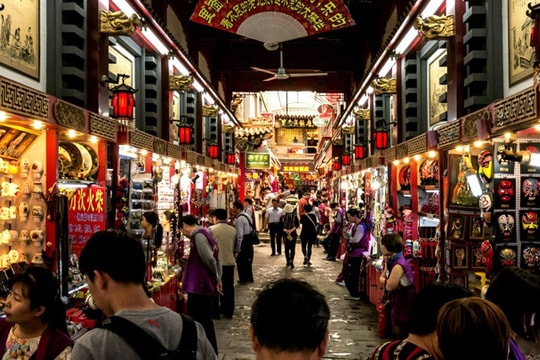 Trung Quốc hạ mục tiêu tăng trưởng kinh tế năm 2017