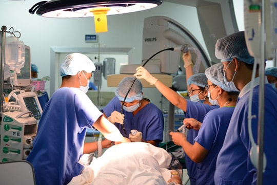 Vinmec Central Park làm chủ kỹ thuật thay van tim hiện đại