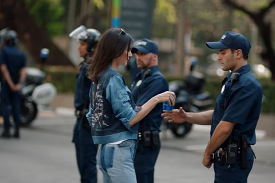 Bài học cho các nhà quảng cáo từ sai lầm của Pepsi