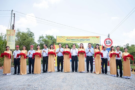 Khởi công, khánh thành 8 cây cầu ở Long An