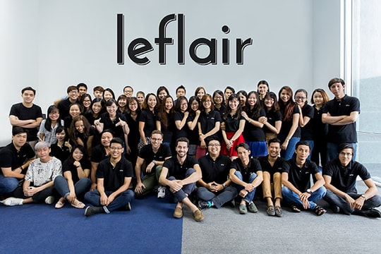 Flash sale hàng hiệu