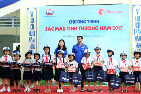Sơn TOA tổ chức chương trình Sắc màu tình thương 2017