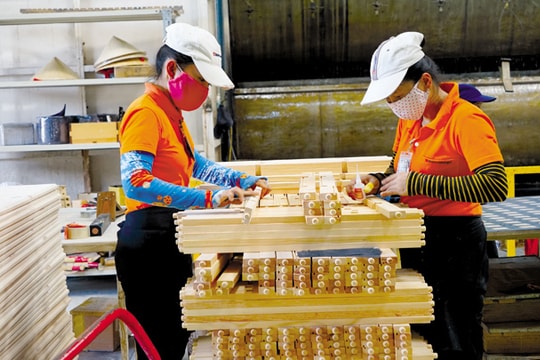 Ngành gỗ Việt Nam: Áp lực nhân công và công nghệ
