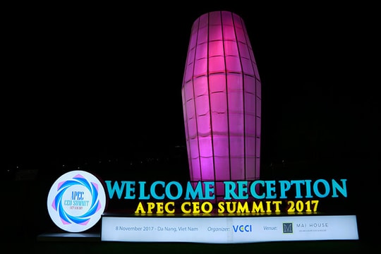 1000 CEO gặp gỡ và kết nối nhân APEC CEO Summit