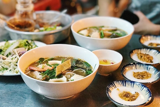 Ẩm thực đường phố Việt: Phong phú nhưng vô danh