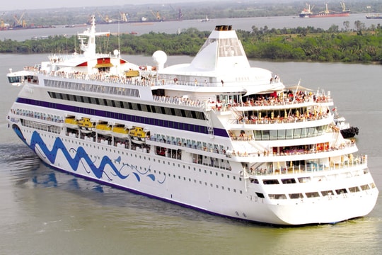 Cận cảnh bức tranh vận tải hành khách tuyến đảo