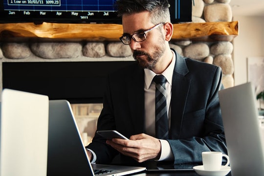 Kinh nghiệm khởi nghiệp: Tiếp cận thị trường như một thương hiệu lớn