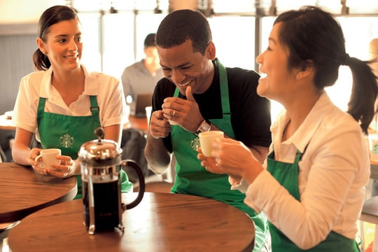 Starbucks: Nhân viên là Thượng đế