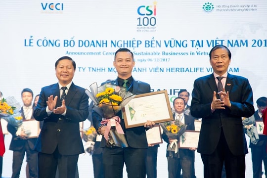 Herbalife được vinh danh trong top 100 "Doanh nghiệp phát triển bền vững Việt Nam 2017"