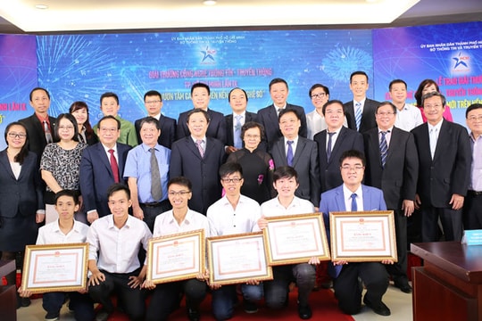 Clip TV nhận giải thưởng Công nghệ thông tin – Truyền thông lần IX