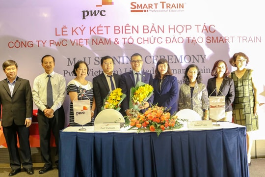 PwC Việt Nam ký kết hợp tác với Smart Train