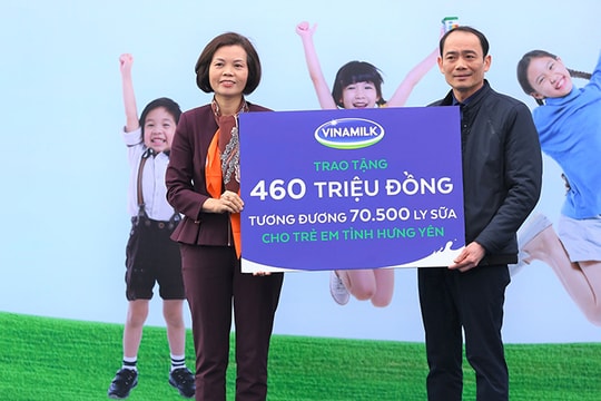 Quỹ sữa Vươn cao Việt Nam mang niềm vui đến cho trẻ em Hưng Yên