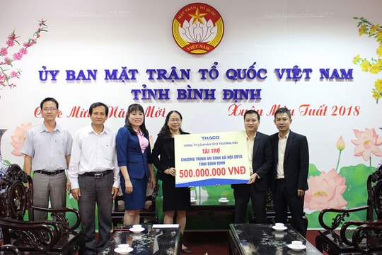 Thaco tặng 25 tỷ đồng ủng hộ người nghèo ăn tết
