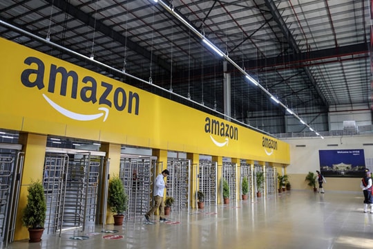 Amazon "thay máu" hàng trăm nhân viên mảng bán lẻ