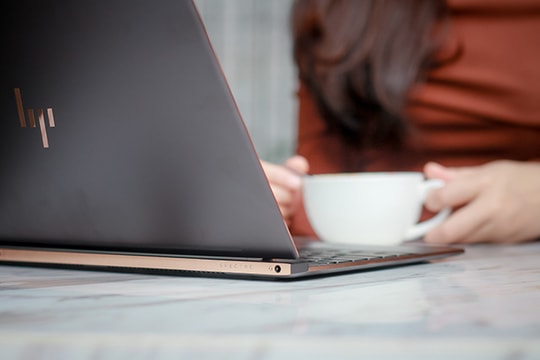 Laptop của giới thương gia yêu thời trang