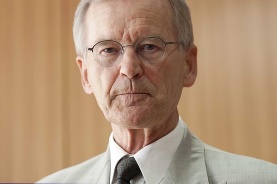 Hành trình từ tiệm tạp hóa của mẹ đến ngôi vị tỷ phú giàu nhất nước Đức