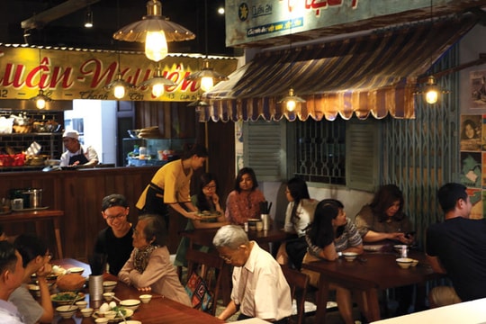 Ẩm thực đường phố vào nhà hàng