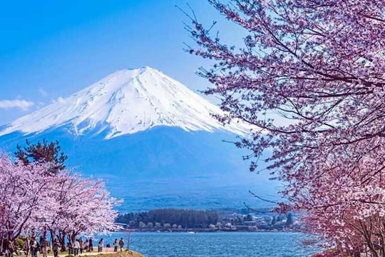 Khúc giao mùa Nhật Bản