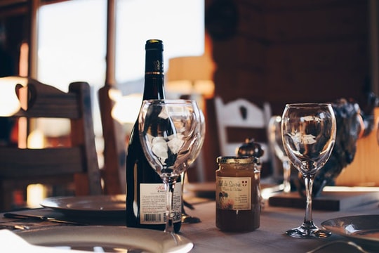 Bí mật ngành công nghiệp 2600 năm lịch sử giúp người Pháp ít mắc bệnh nhồi máu cơ tim