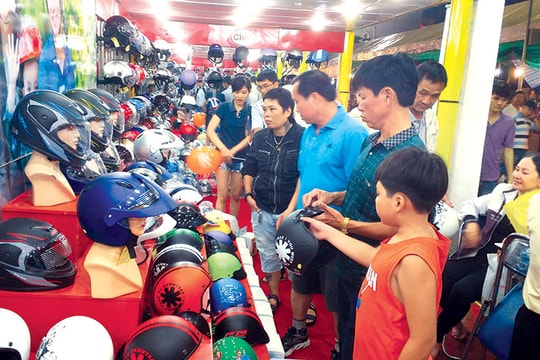 Gập ghềnh hàng Việt về nông thôn