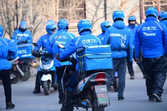 Alibaba mua thêm ứng dụng giao đồ ăn tỷ USD