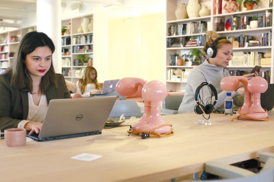 Không gian làm việc chung toàn nữ