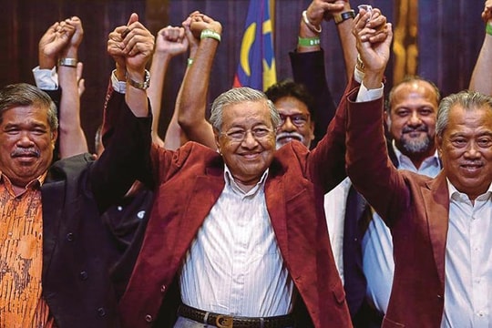 Biến động chính trị thế giới và "nghịch lý Malaysia"